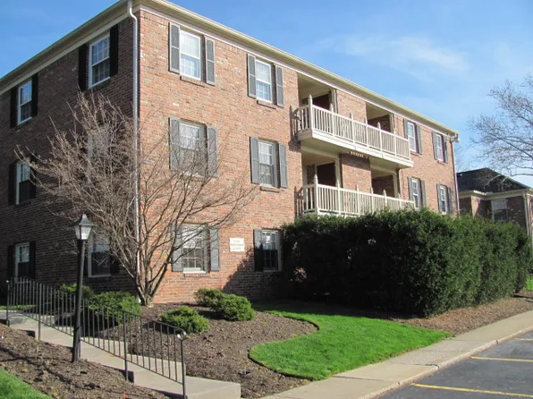 49 Berkshire Ct, Akron, OH 44313