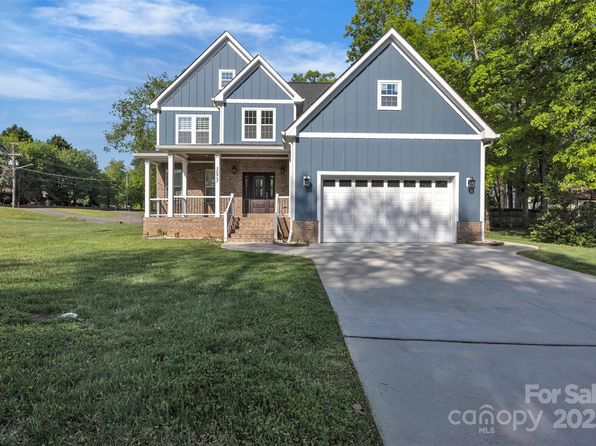 3075 Jamestown Dr, Gastonia, NC 28054
