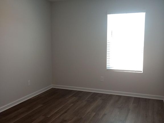 4th image of 559 Satinwood Cir