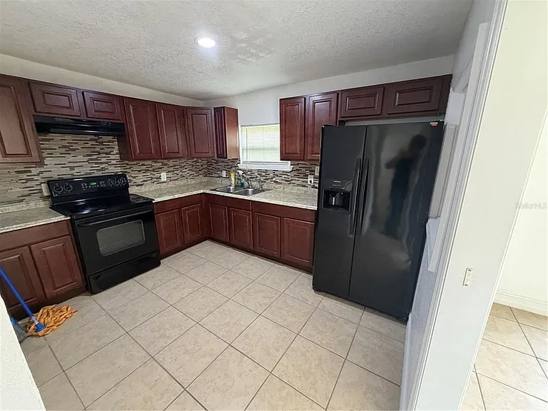 1130 Florence Ave — Photo 3