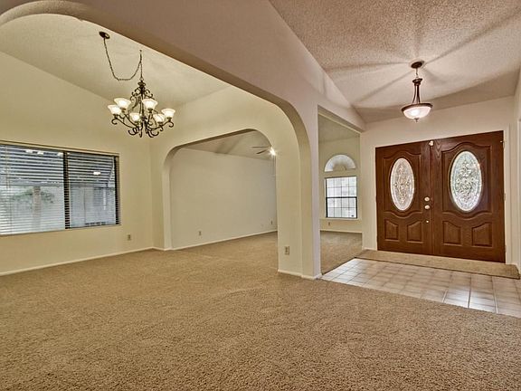 Entry/Dining/Family Room