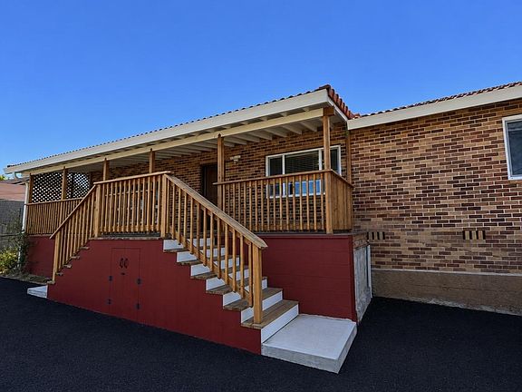 2nd image of 24 Oakcrest Dr