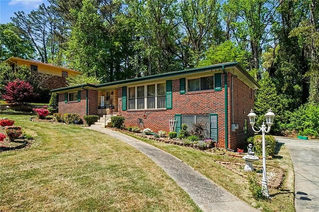 Woodhill Ln, Atlanta — Photo 1
