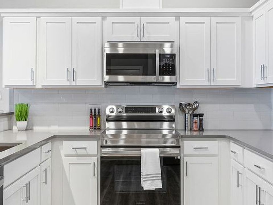 2nd image of 430 E Main St #31