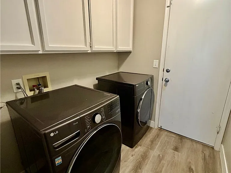 3121 Siena Cir — Photo 31