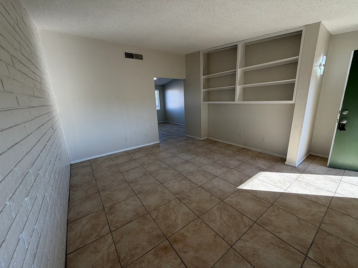 Building Photo - 5225 Carousel Dr
