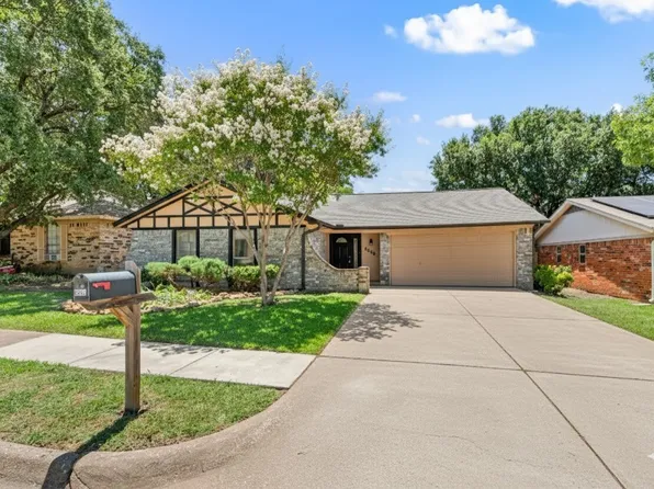 6648 Fair Oaks Dr, Watauga, TX 76148