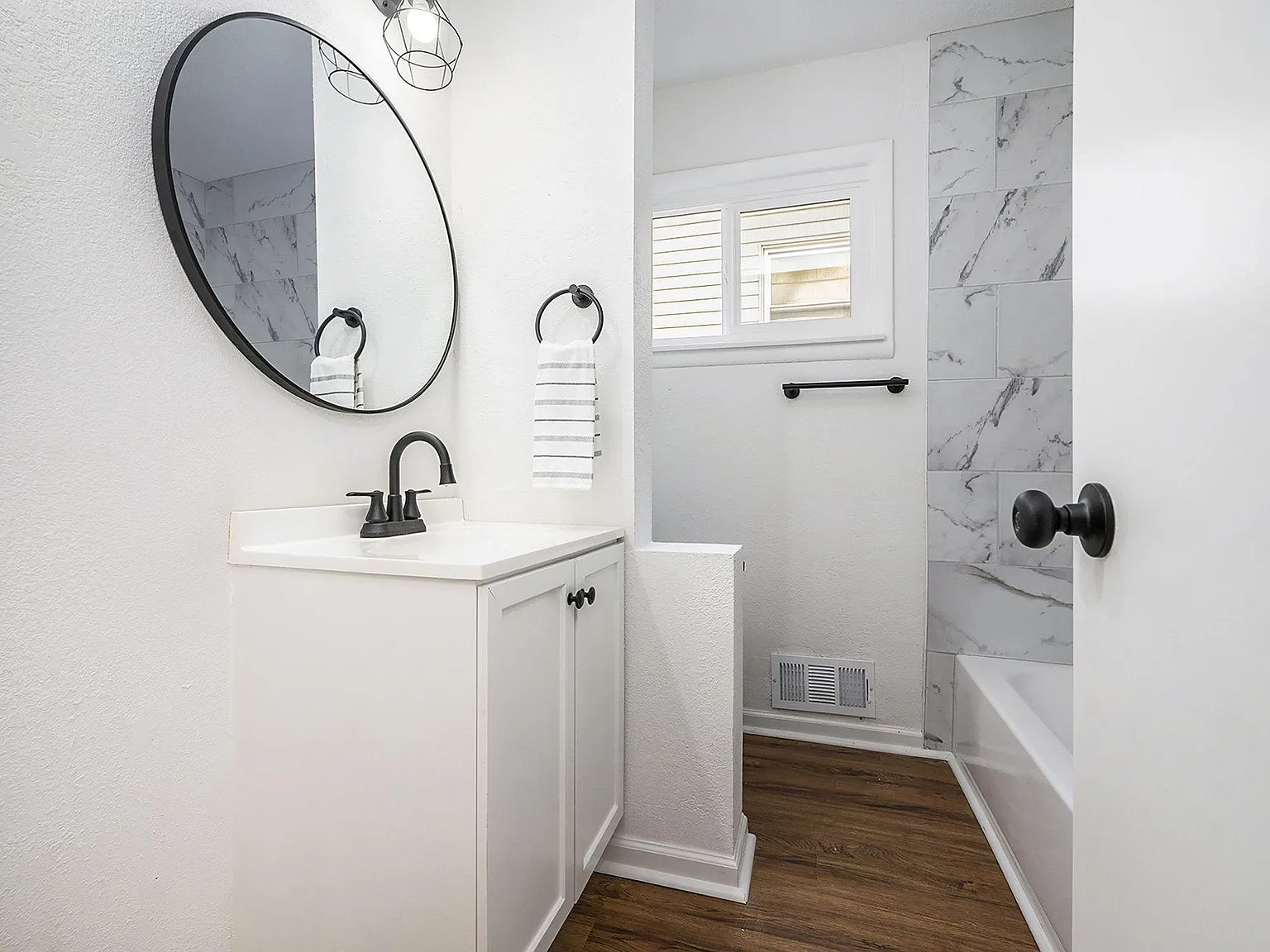 4 bed, 2.0 bath, 2100 sqft, $702 — Photo 4