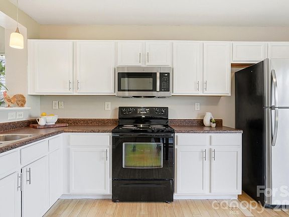 5th image of 322 Lameshur Ln