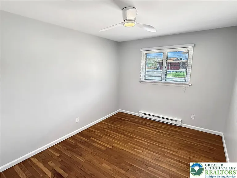308 Hemlock Ln — Photo 16