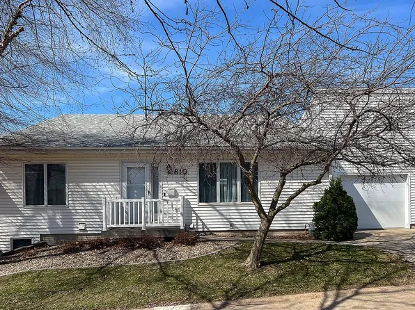 818 6th St NW, Waverly, IA 50677