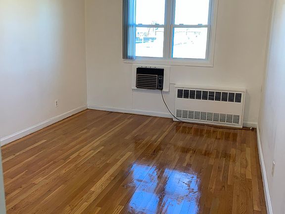 2nd image of 14731 Barclay Ave Floor 3