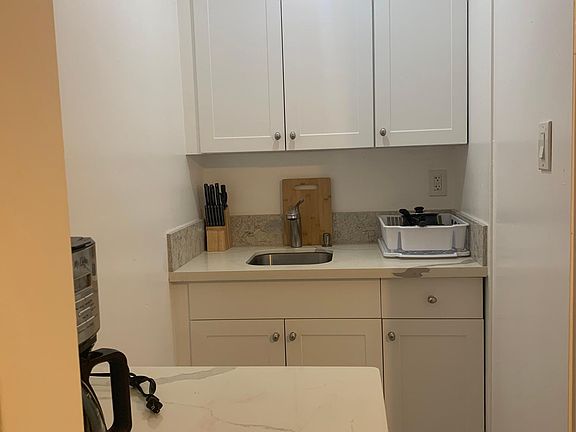 3rd image of 426 Pau St #11