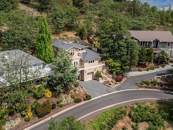 2nd image of 668 Ashland Creek Dr