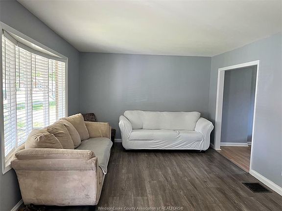 3rd image of 2155 Secord Ave