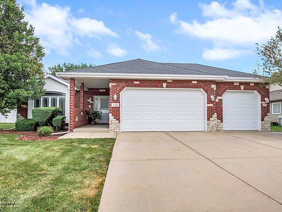 2nd image of 1316 Eagle Bluff Dr