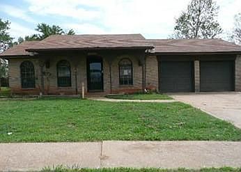 1st image of 4004 Larkwood Dr