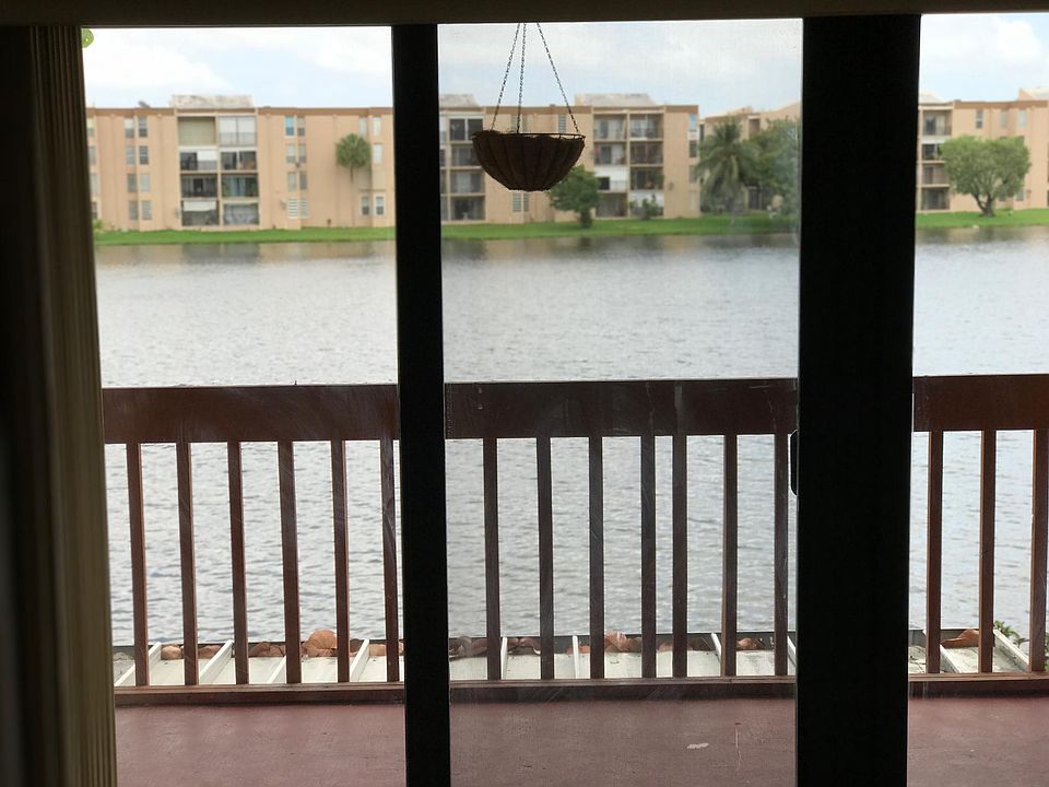 1st image of 8875A Fontainebleau Blvd
