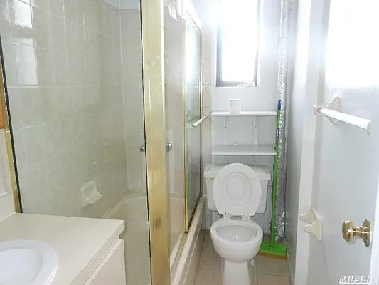 Rented by Prime Realty | media 10