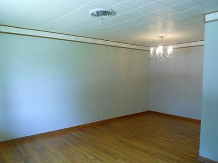 4th image of 5425 Mack Rd