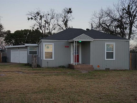 3rd image of 3233 Southwest Dr
