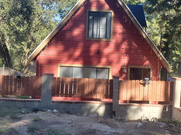 805 W Village Ln, Crestline, CA 92325