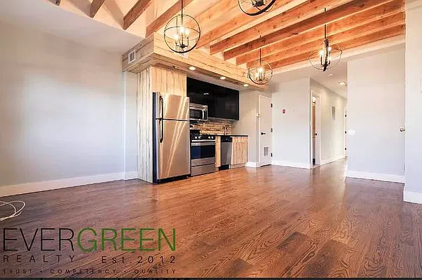Rented by ERNY LLC | media 25