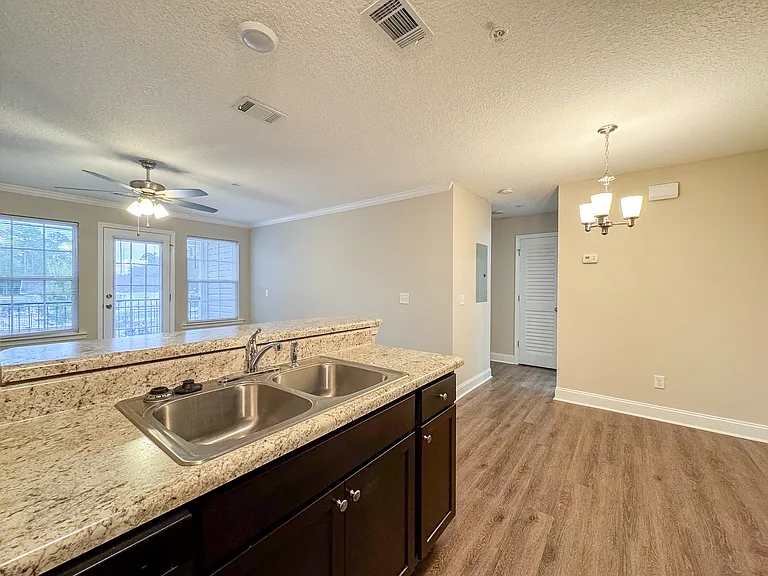 Wyngrove Apartments — Photo 20