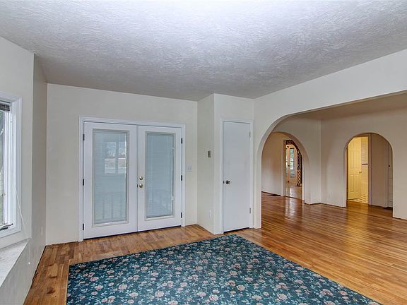 5th image of 18818 E Mission Ave