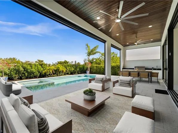 1045 Morningside DR, NAPLES, FL 34103