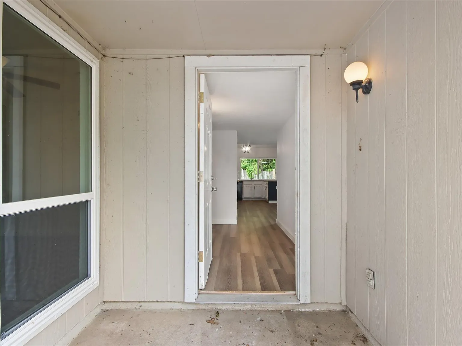 3 bed, 4.0 bath, 1748 sqft, $1,795 — Photo 3