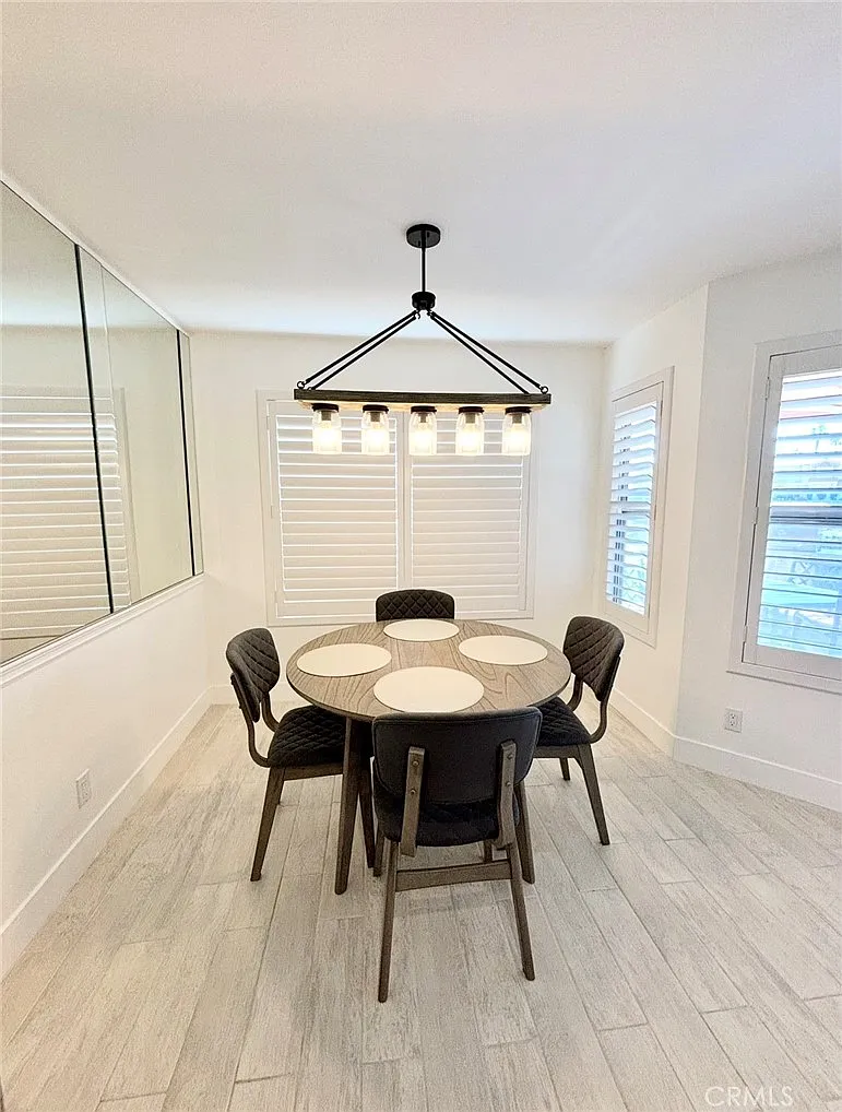 2 bed, 912 sqft, $2,600 — Photo 4