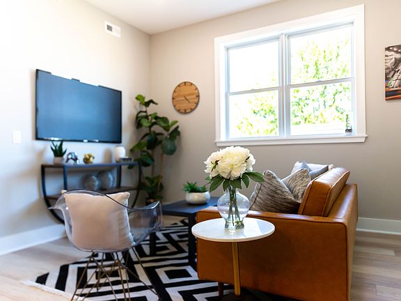 4th image of 1733 N 22nd St #207