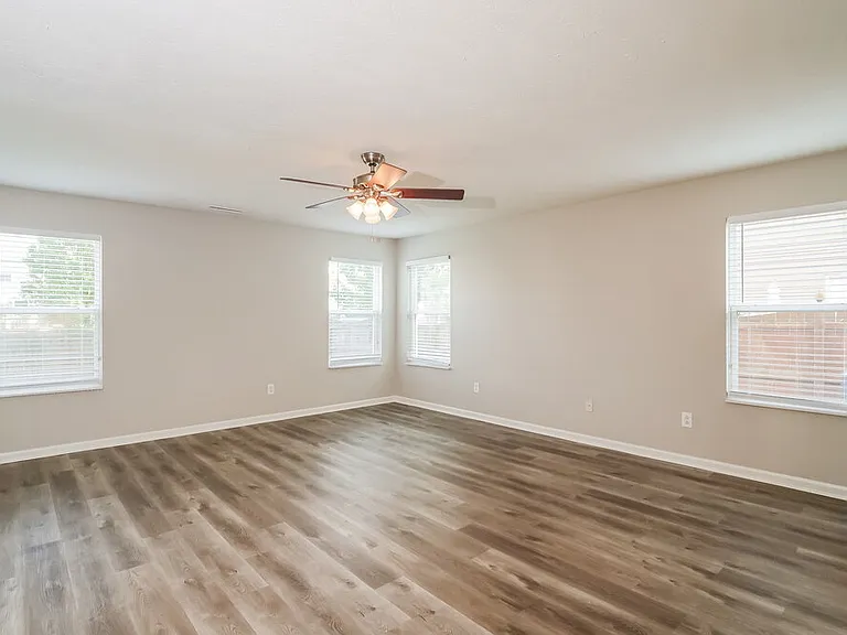10812 Middlebrook Ln — Photo 12
