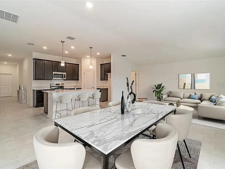 2220 Green Valley St — Photo 11