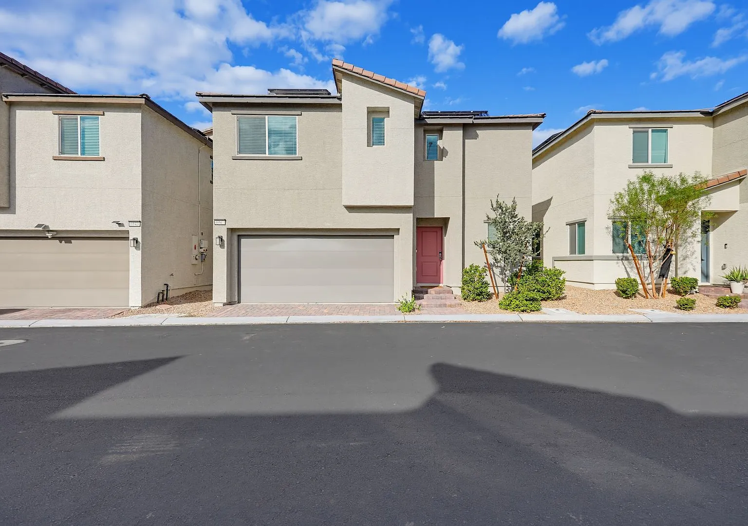 Beautiful All Electric Home With Solar — Photo 1
