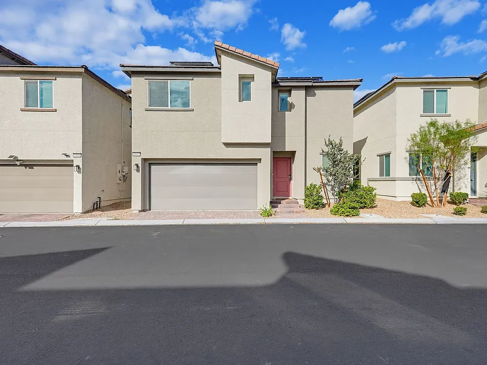 6947 Magenta Moon St