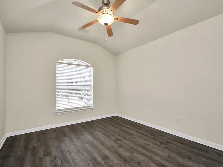 2626 Orchard Creek Ln — Photo 35