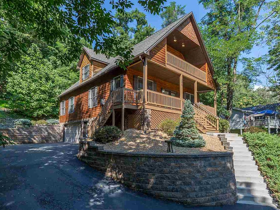 1st image of 285 Magnolia Ct