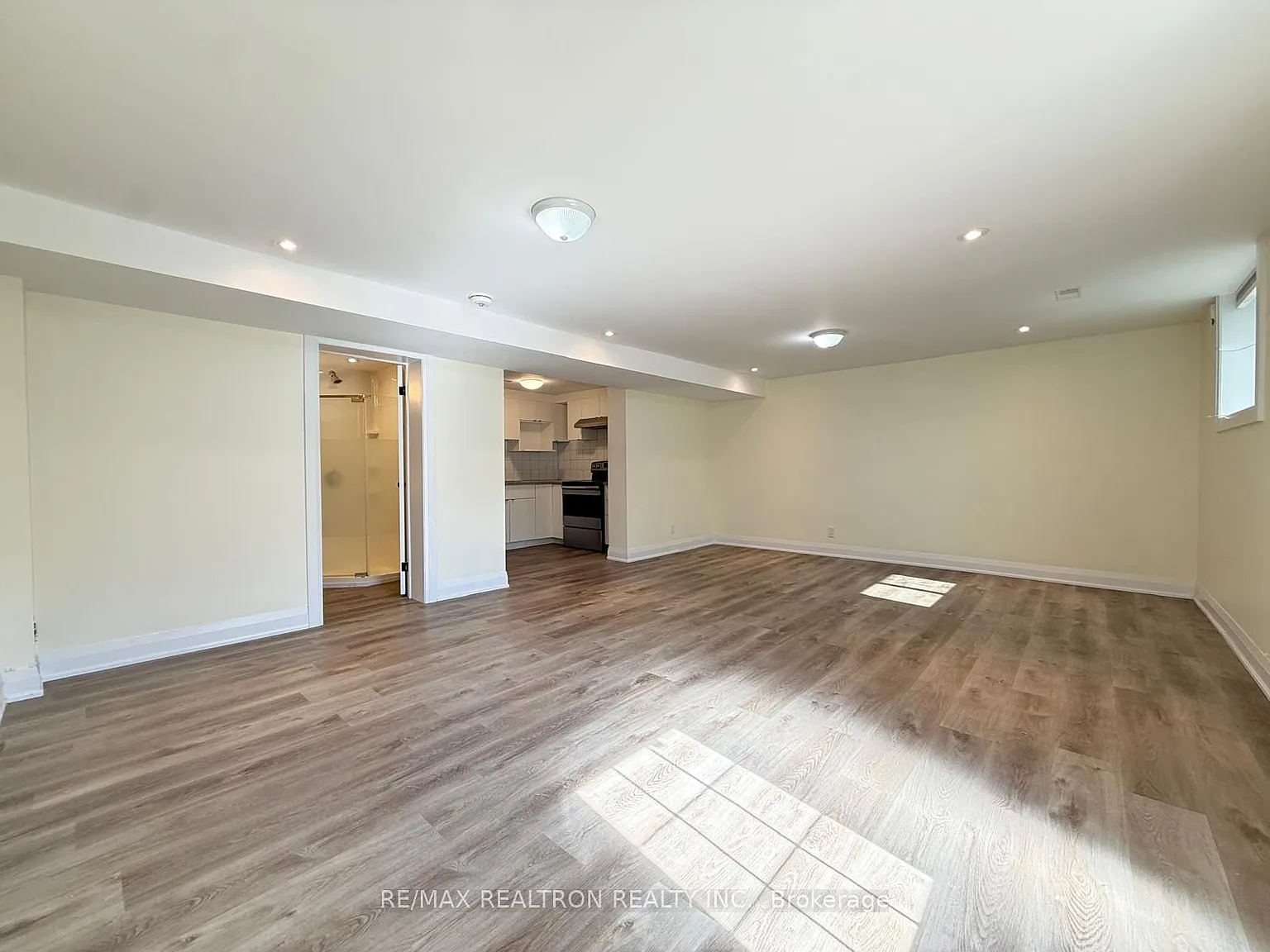 Studio, $1,300 — Photo 2