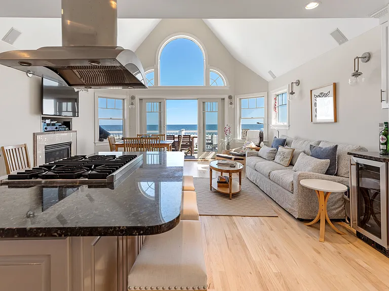 781 Dune Rd — Photo 18