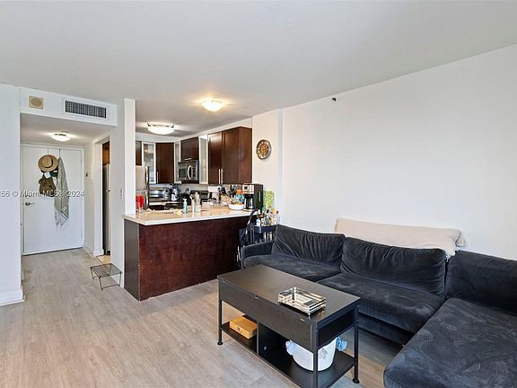 3rd image of 1035 West Ave APT 502