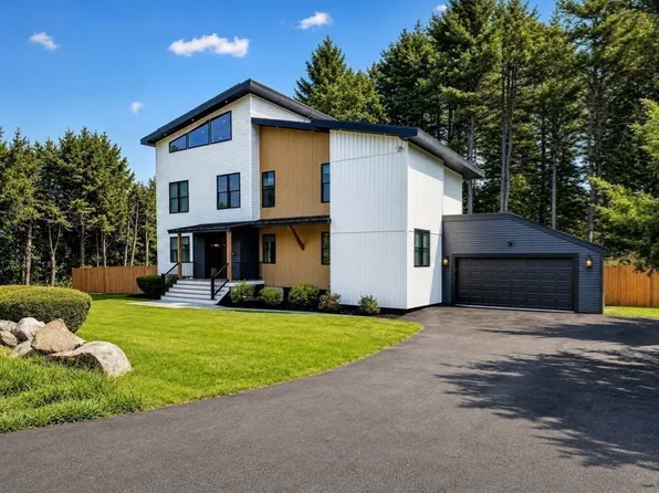409 Pearl St, Reading, MA 01867