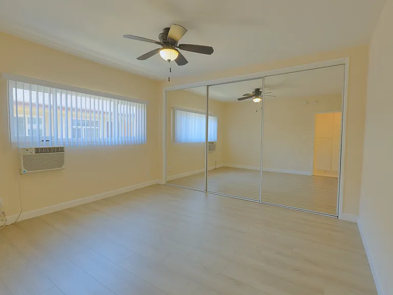 4808 Riverton Ave #7 — Photo 20