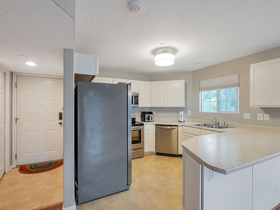 4th image of 1476 W Brunello Dr #C5