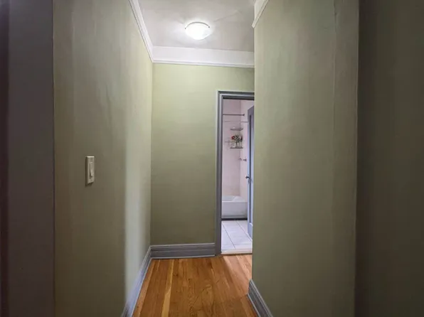 144-80 Sanford Avenue image 5 of 9