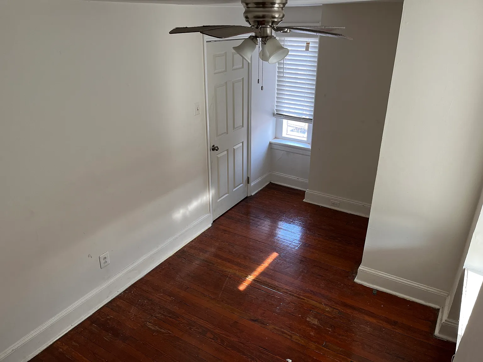 1 bed, 800 sqft, $1,350 — Photo 4