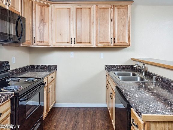 4th image of 209 E Manor Ave