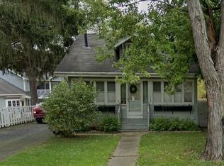 608 N Prairie Ave, Mundelein, IL