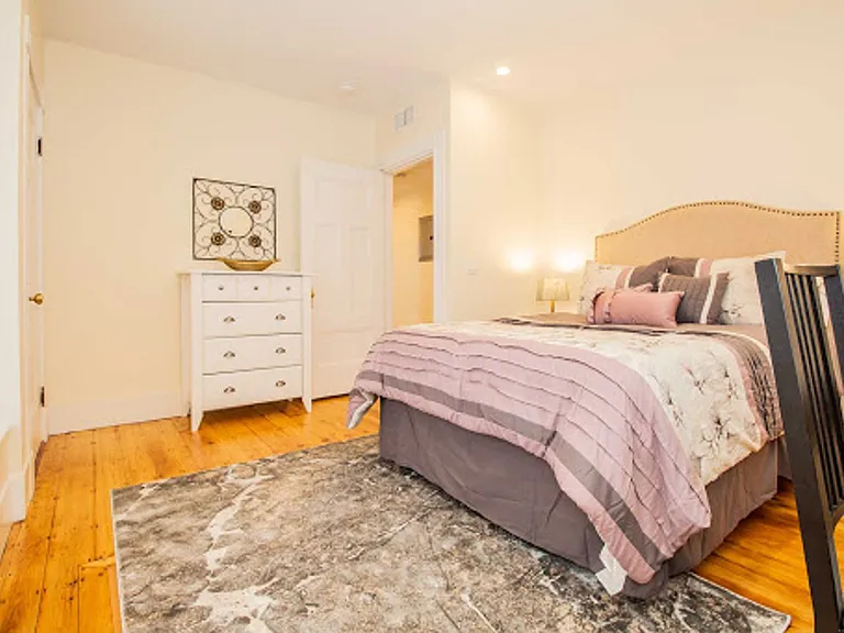 18 Chiswick Rd #3 — Photo 12